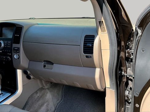 Used 2012 Nissan Pathfinder LE RWD image 19