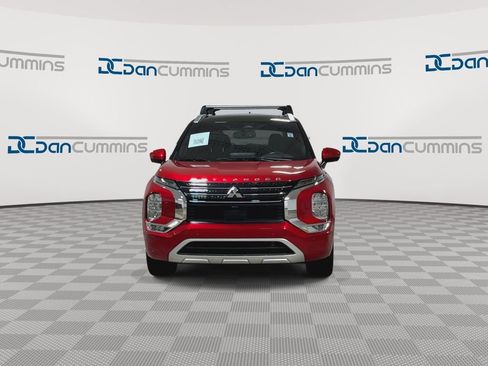 Used 2024 Mitsubishi Outlander SEL AWD/4WD image 3