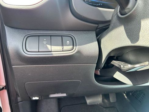 New 2026 Hyundai Venue SE FWD image 17