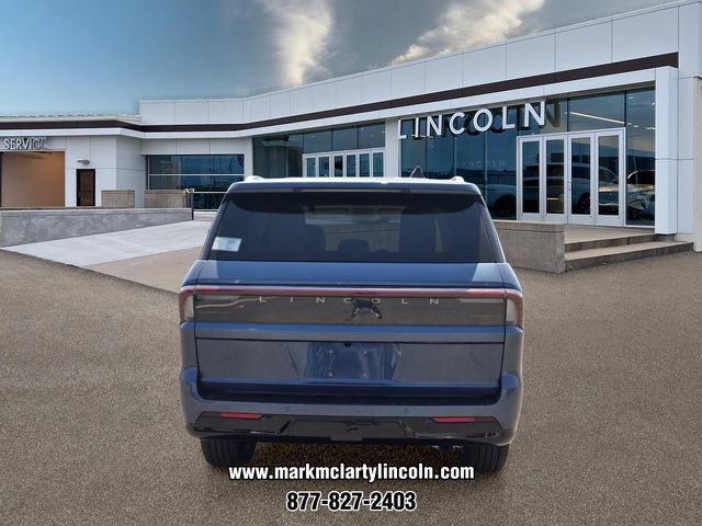 New 2027 Lincoln Navigator Premiere AWD/4WD image 4