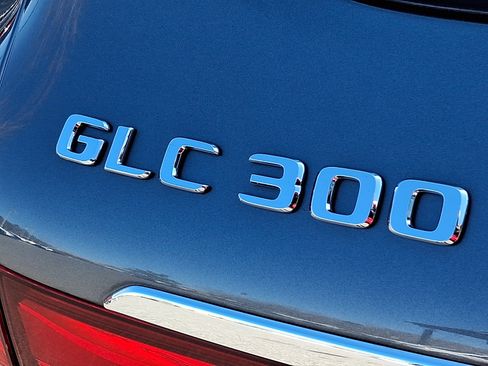 Certified 2019 Mercedes-Benz GLC 300 4MATIC image 32