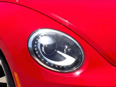 Used 2012 Volkswagen Beetle 2.0T FWD image 22