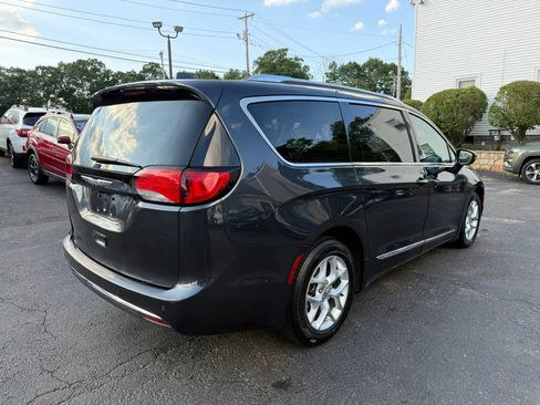 Used 2020 Chrysler Pacifica Limited FWD image 7