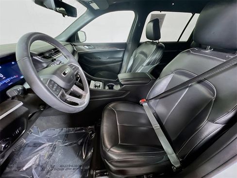 Used 2024 Jeep Grand Cherokee L Limited w/ Luxury Tech Group II image 19