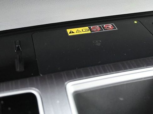 Used 2025 Toyota Sienna XLE image 16