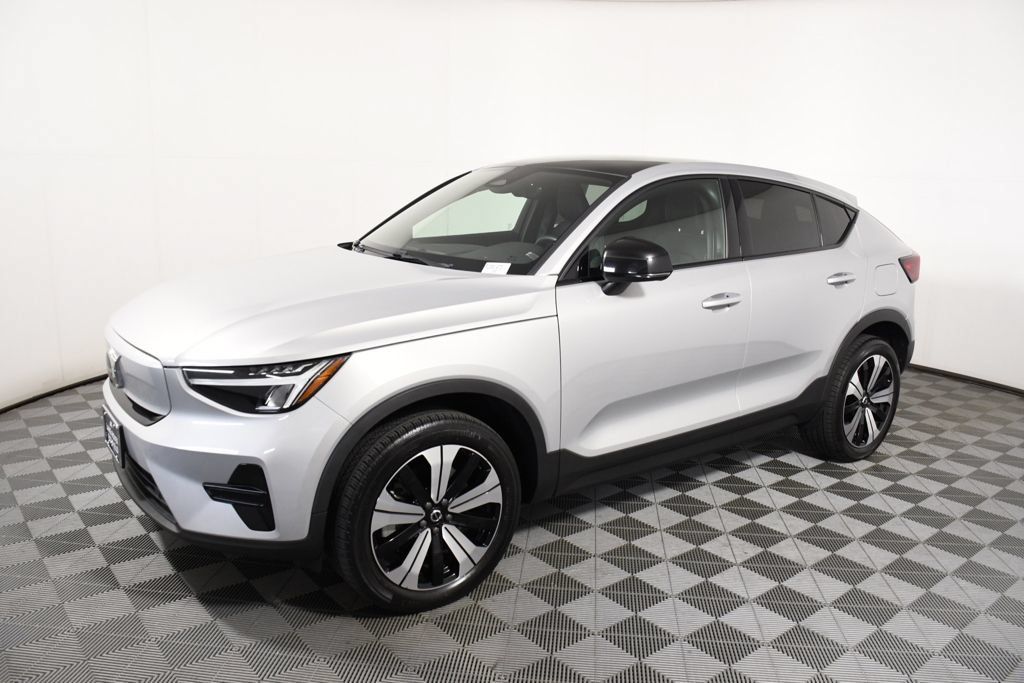 Used 2023 Volvo C40 Recharge Core AWD/4WD image 2