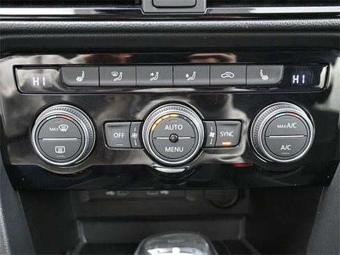 Used 2024 Volkswagen Taos SE image 22