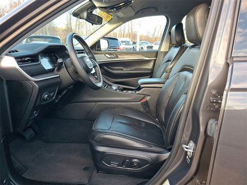 Used 2022 Jeep Grand Cherokee Limited image 14