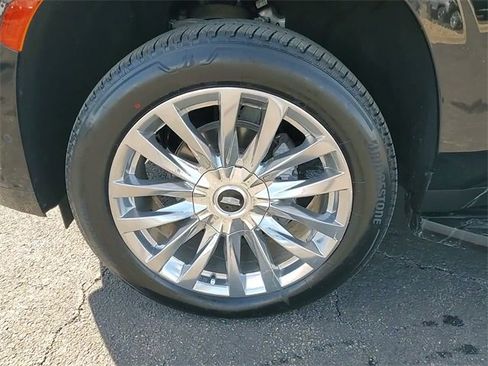 Certified 2024 Cadillac Escalade Premium Luxury image 12