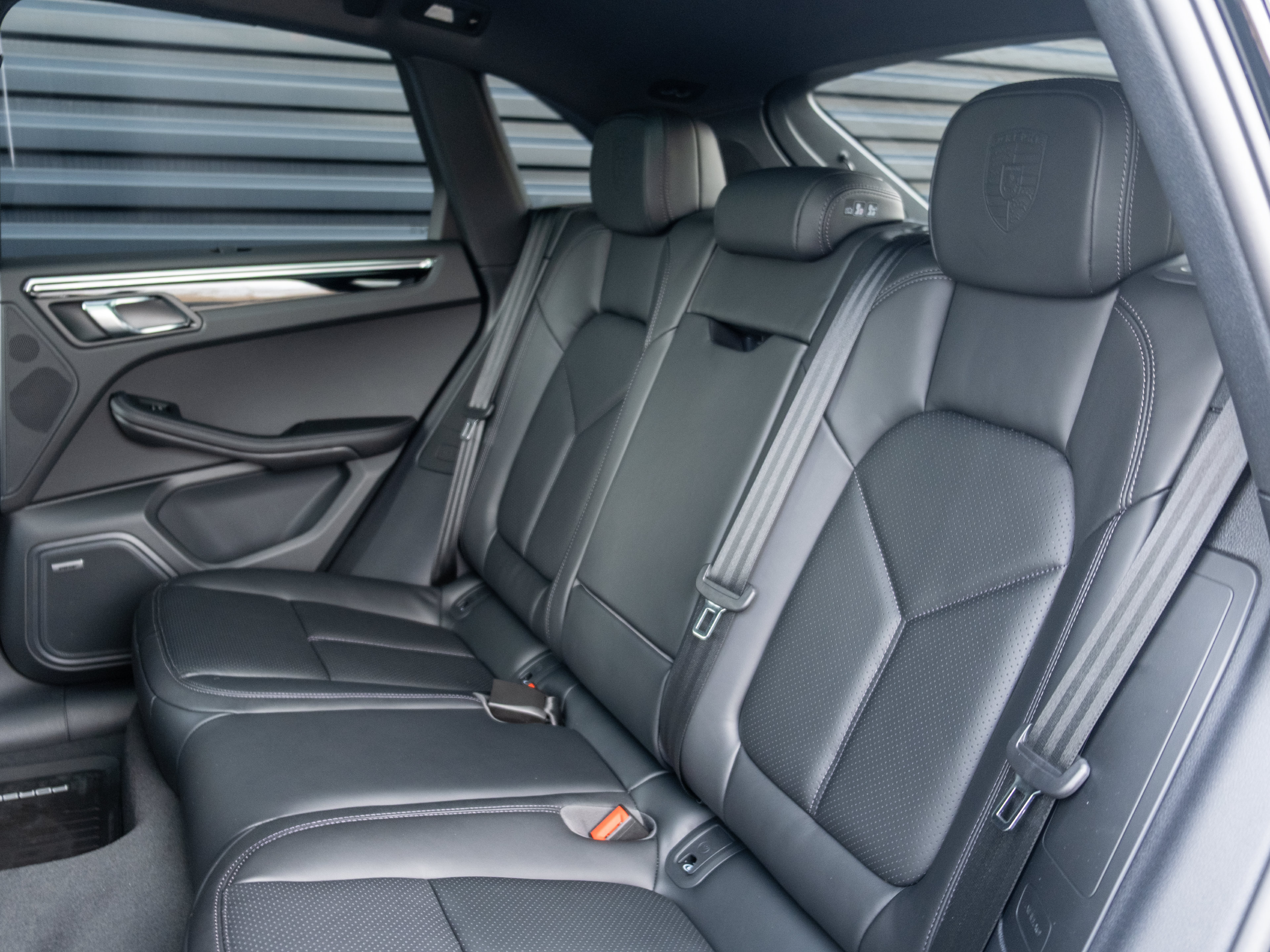 Certified 2026 Porsche Macan AWD/4WD image 38