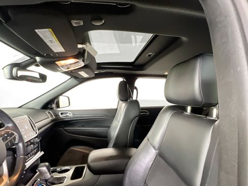 Used 2022 Jeep Grand Cherokee Laredo X image 21