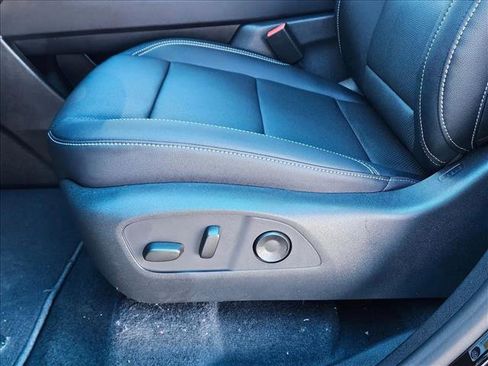 New 2026 Chevrolet Traverse LT w/ Sun and Wheel Package image 4