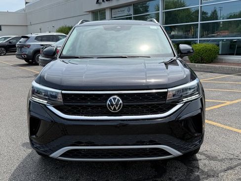 Certified 2023 Volkswagen Taos SE AWD/4WD image 9