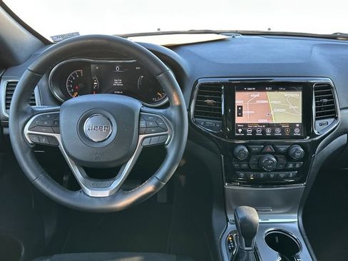 Used 2021 Jeep Grand Cherokee Laredo X image 8