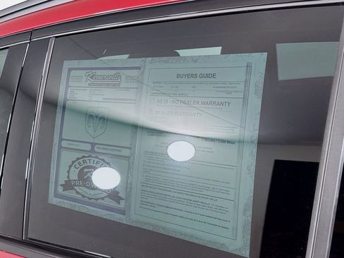 Used 2025 Mercedes-Benz GLC 300 4MATIC image 36