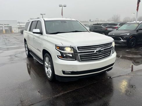 Used 2017 Chevrolet Suburban Premier image 3
