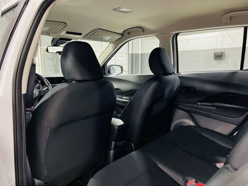 New 2025 Nissan Kicks Play S image 20