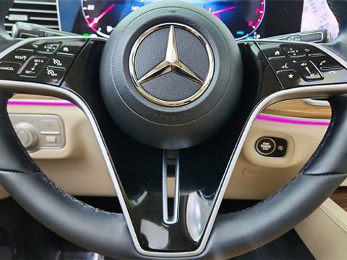 Used 2025 Mercedes-Benz GLE 350 4MATIC w/ AMG Line Exterior image 39