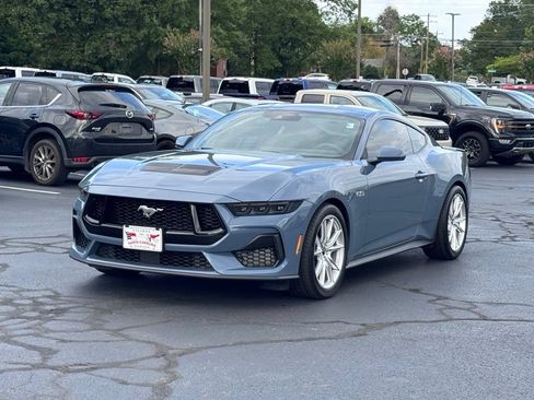Used 2025 Ford Mustang GT Premium RWD image 2