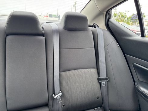 Used 2025 Nissan Altima 2.5 SV FWD image 38