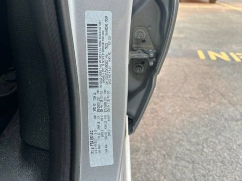Used 2019 RAM 1500 Laramie AWD/4WD image 22