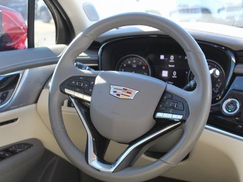 Used 2023 Cadillac XT6 Premium Luxury w/ Technology Package image 24