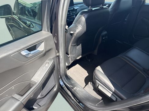 Used 2025 Ford Escape ST-Line Select AWD/4WD image 13
