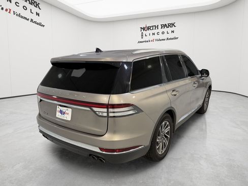 Used 2021 Lincoln Aviator 2WD image 5