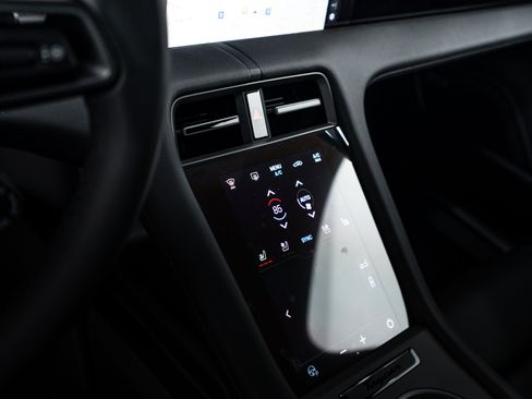 New 2026 Porsche Taycan image 15