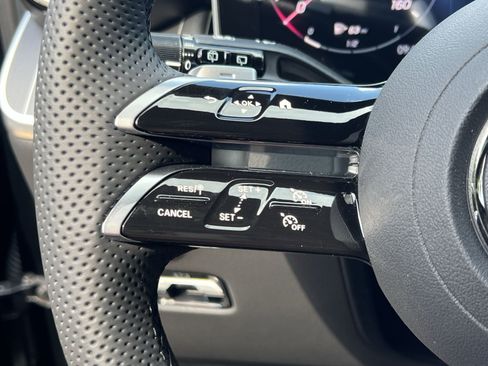 New 2026 Mercedes-Benz GLC 300 4MATIC image 36