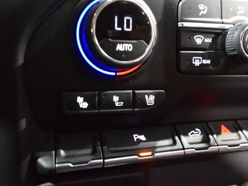Used 2022 Chevrolet Silverado 1500 High Country AWD/4WD image 33