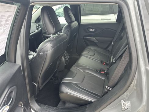 Used 2022 Jeep Cherokee Latitude Lux AWD/4WD image 25