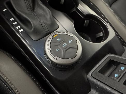 Used 2025 Ford Bronco Outer Banks image 27