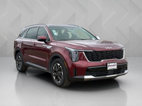 Certified 2025 Kia Sorento S w/ Panoramic Sunroof Package FWD image 3