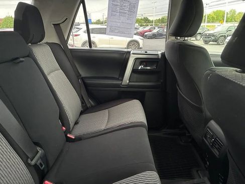 Used 2018 Toyota 4Runner SR5 AWD/4WD image 20
