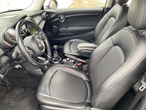 Used 2018 MINI Cooper 2-Door Hardtop image 7