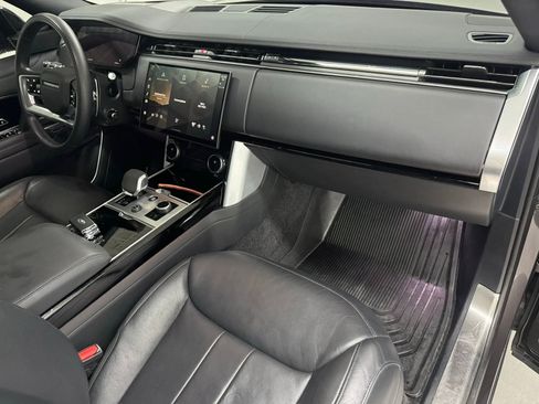 Used 2023 Land Rover Range Rover Long Wheelbase SE AWD/4WD image 11