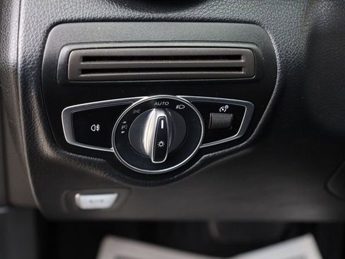 Used 2020 Mercedes-Benz GLC 300 4MATIC image 35