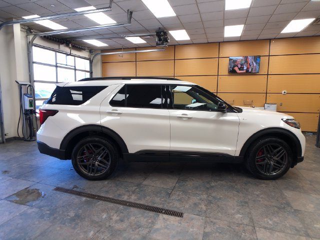 Used 2025 Ford Explorer ST-Line w/ Premium Package AWD/4WD image 8