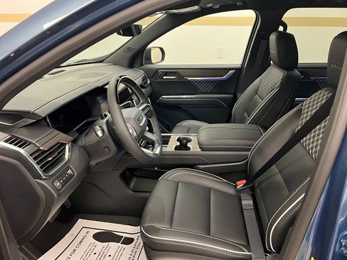 New 2026 GMC Acadia Denali w/ Super Cruise Package image 5