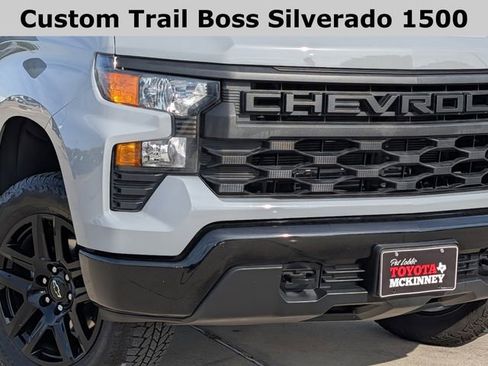Used 2025 Chevrolet Silverado 1500 Custom Trail Boss w/ Turbomax Blackout Package AWD/4WD image 3