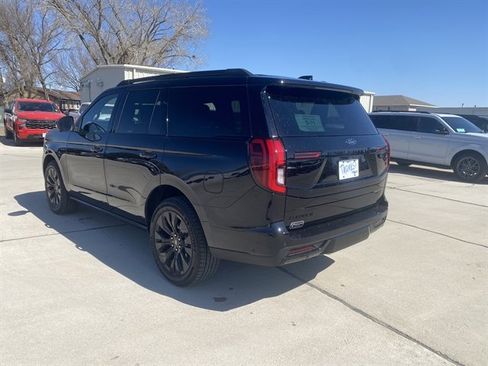 Used 2025 Ford Expedition Platinum w/ Stealth Appearance Package image 16