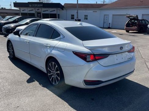 Used 2020 Lexus ES 300h w/ Premium Package image 5