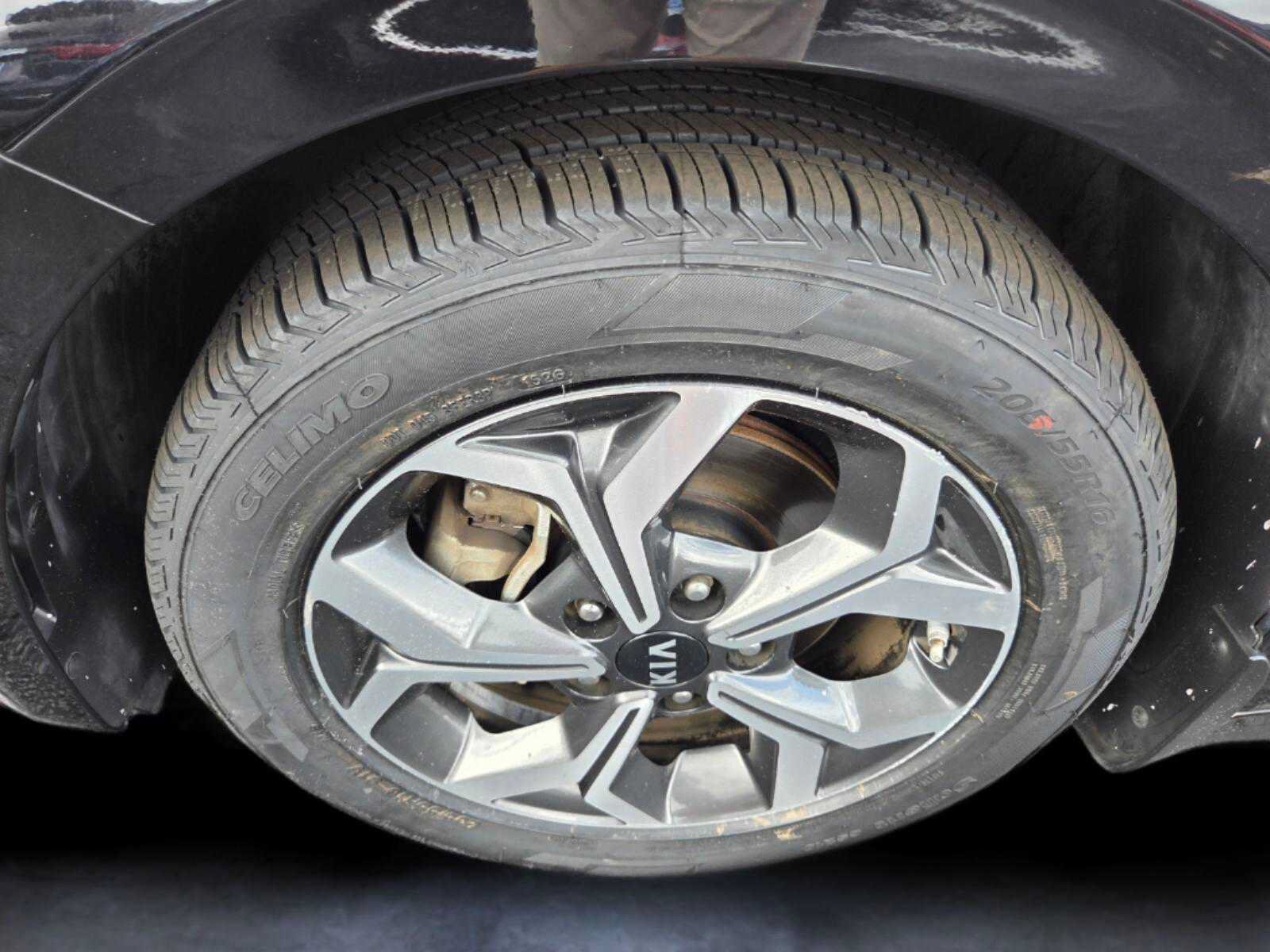 Used 2021 Kia Forte LXS FWD image 9
