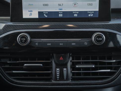 Used 2025 Ford Escape ST-Line image 18