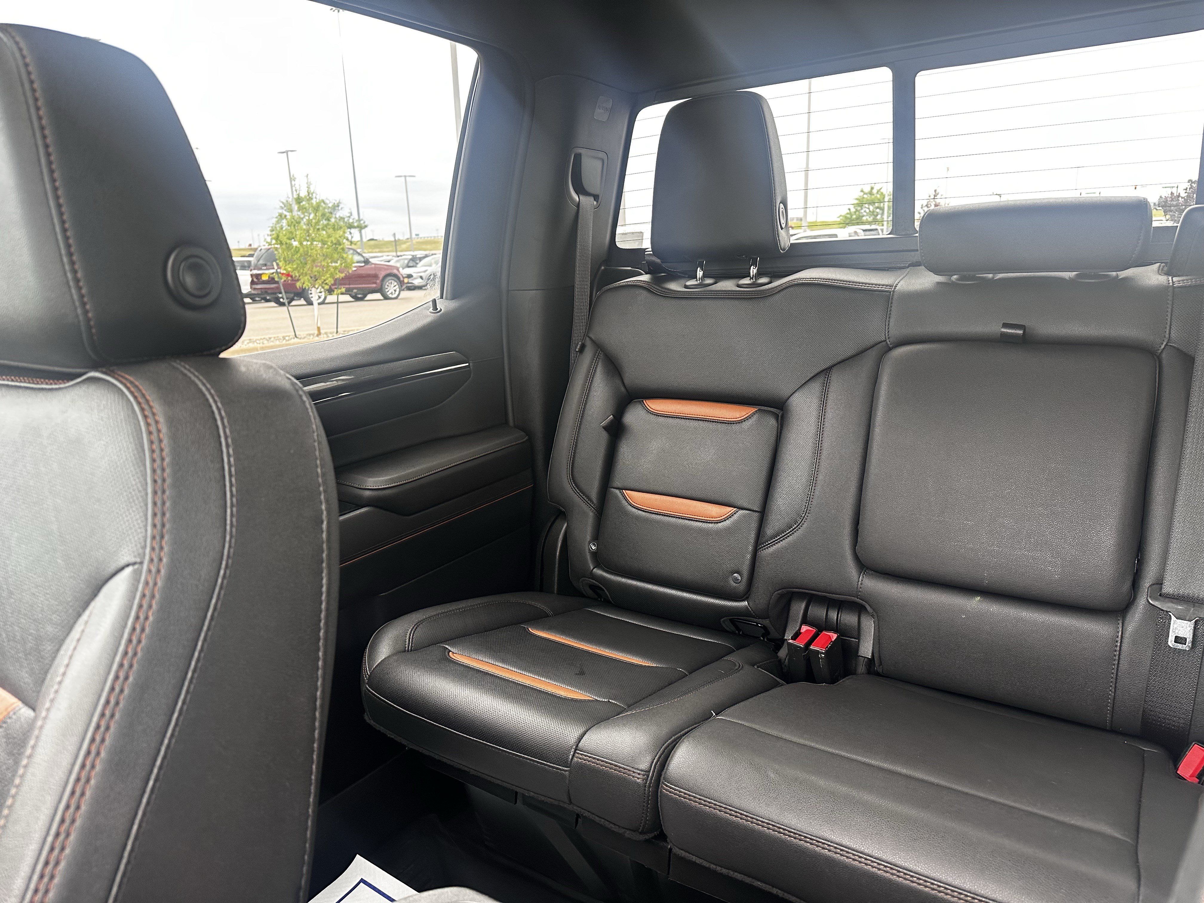 Used 2023 GMC Sierra 1500 AT4 w/ AT4 Preferred Package AWD/4WD image 12