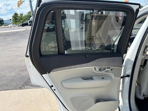 Certified 2024 Volvo XC90 B6 Ultimate w/ Lounge Package AWD/4WD image 30