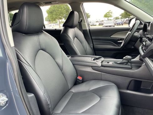 Used 2025 Toyota Grand Highlander FWD image 26