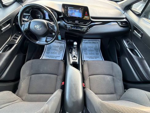 Used 2018 Toyota C-HR XLE FWD image 14