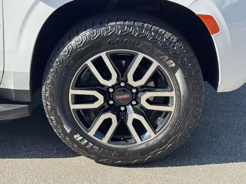 Used 2023 GMC Yukon XL AT4 w/ Max Trailering Package AWD/4WD image 8